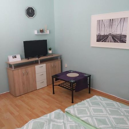 דירות Melcany Apartman Blizko Brna S Dobovymi Dekoracemi מראה חיצוני תמונה